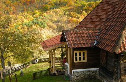 Jesen, Etno kuća Cerova kosa - Mokra Gora