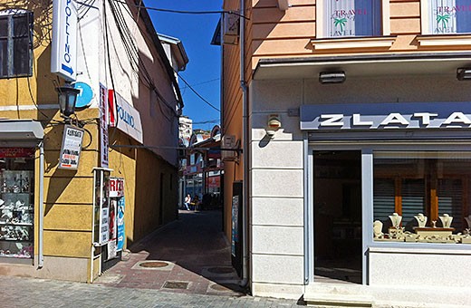 Preko interneta kragujevac upoznavanje DEČKO OTIŠAO