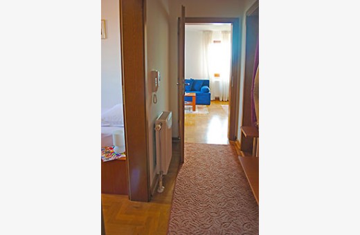 Hodnik, Apartmani Zlatno brdo - Smederevo