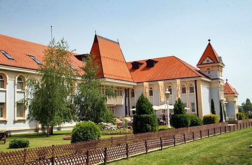 Hotel spolja, Hotel Prezident - Palić