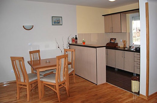 Trpezarija i kuhinja, Apartman Dunavski - Apartmani Makojević, Vrnjačka banja