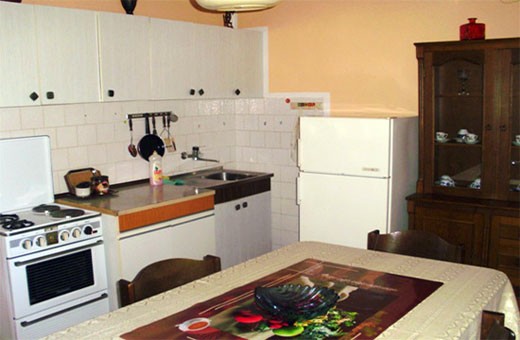 Kitchen and dining room, Apartments Veljković - Sokobanja