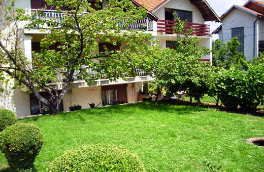 Zelenilo oko kuće, Apartmani Veljković - Sokobanja