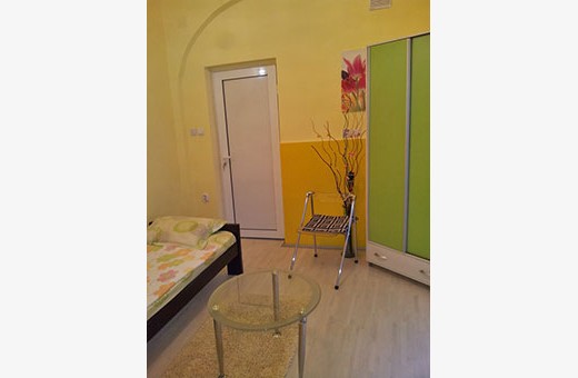 Yellow room, Hostel Avala - Kikinda